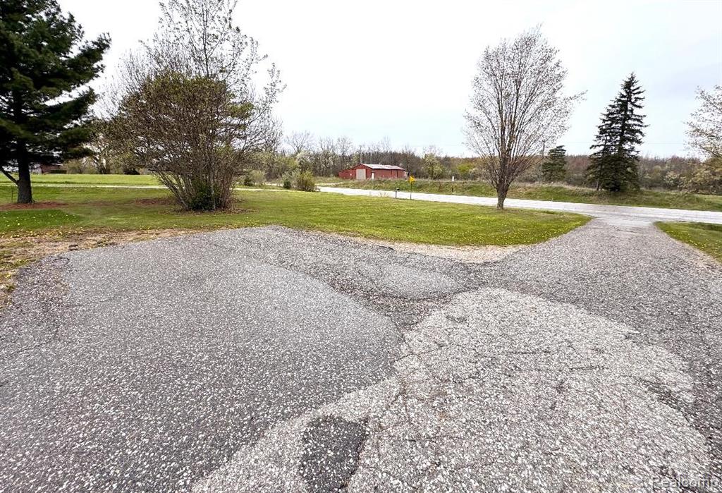 687 West Saginaw Road Mayville, MI 48744 - Photo 4 of 12