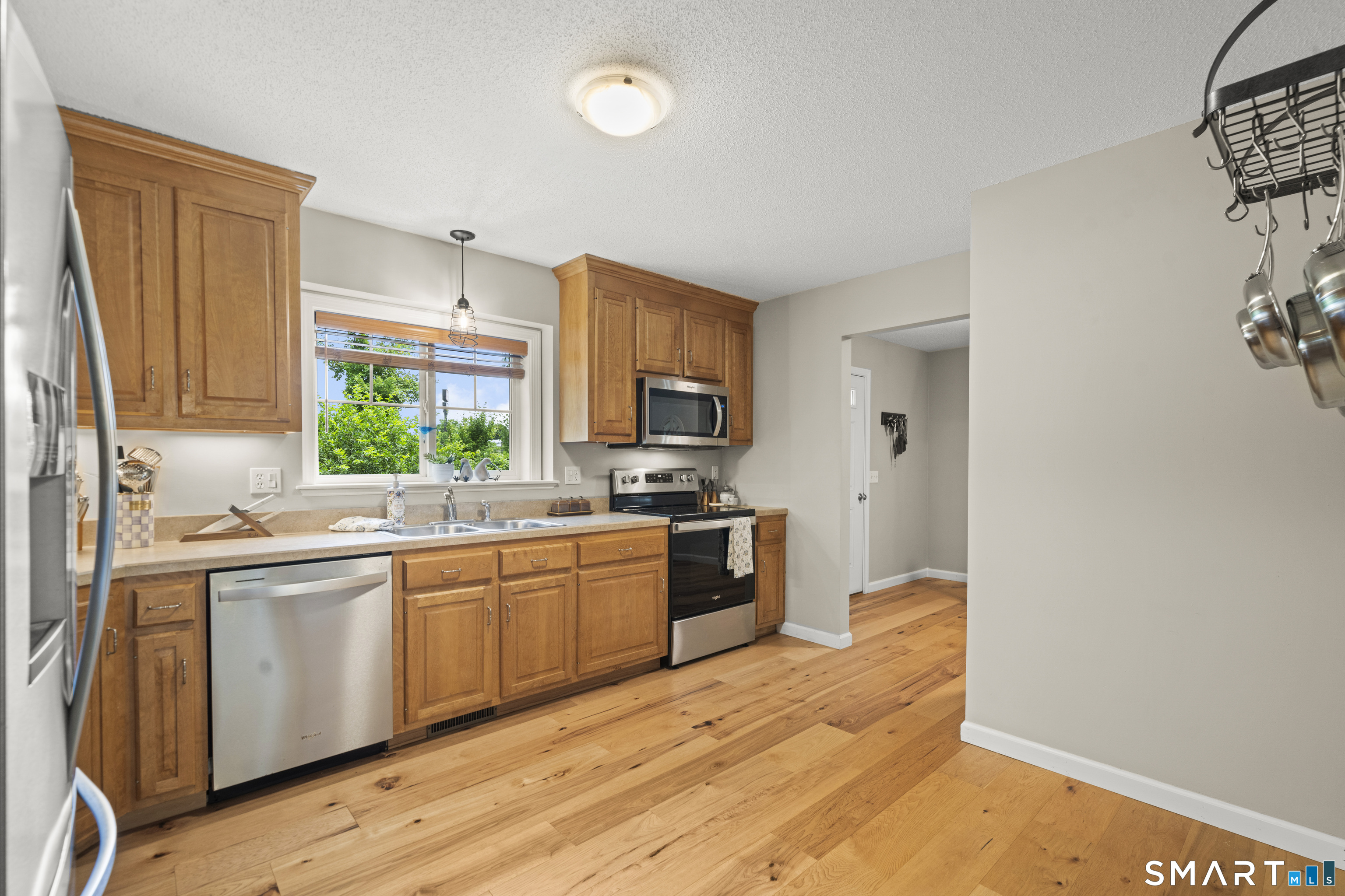 204 Oak Ridge Drive, Unit 204 Windsor Locks, CT 06096 - Photo 3 of 35