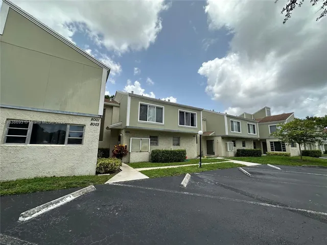 $199,900 | 8005 Lagos De Campo Boulevard, Unit L4, Tamarac, FL 33321