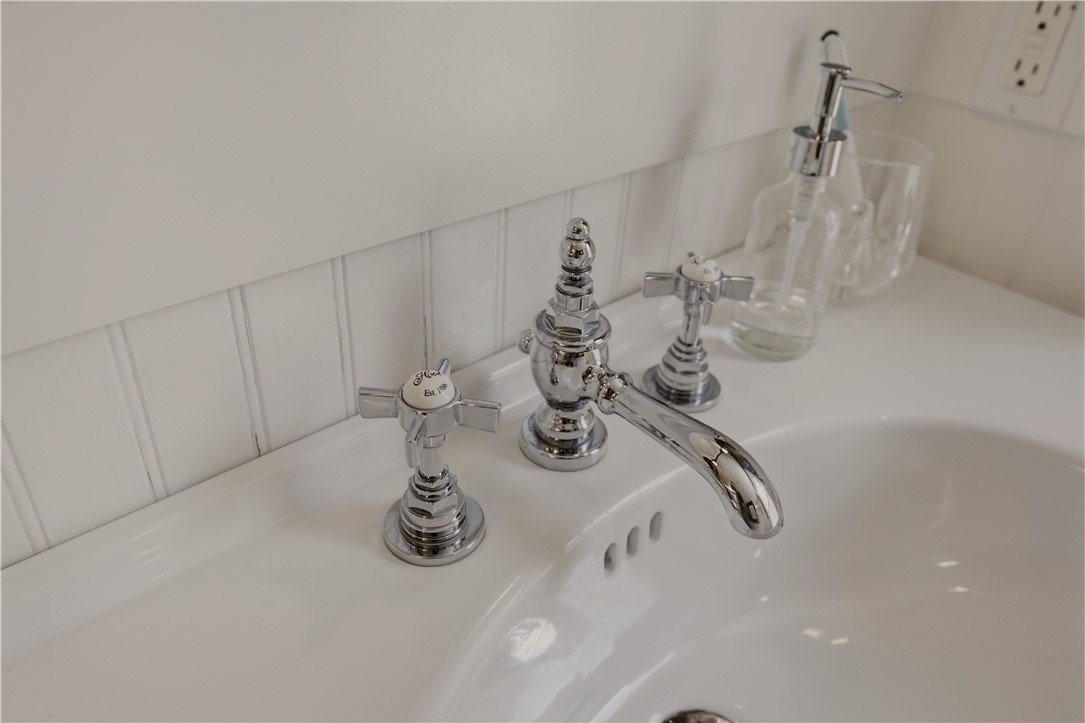 83 Malbone Road Newport, RI 02840 - Photo 33 of 49 Gallery Image 33