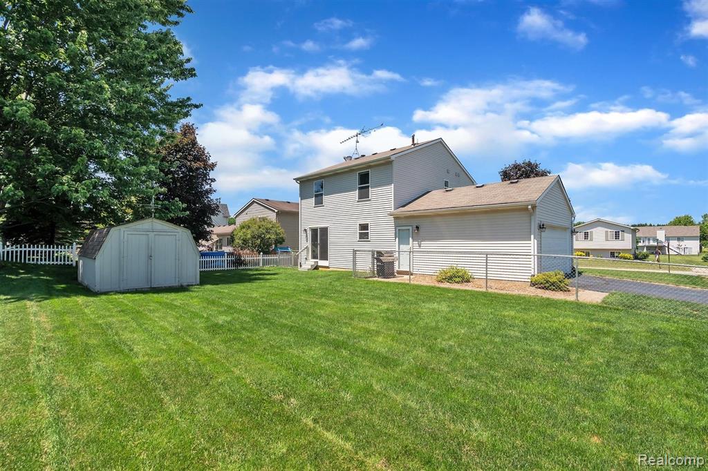 182 Turtle Trace Pinckney, MI 48169 - Photo 34 of 37 Gallery Image 34