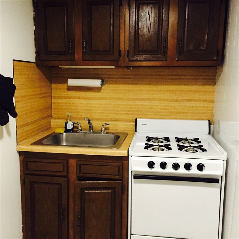 9 Hall Street, Unit BL Waltham, MA 02453 - Photo 2 of 10