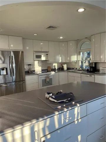 $2,800 | 17 Chartier Circle, Newport, RI 02840