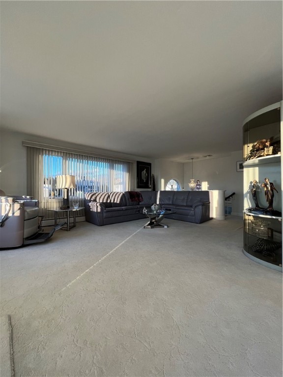 17 Chartier Circle Newport, RI 02840 - Photo 8 of 29