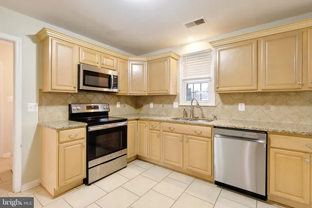 $3,500 | 15 Butternut Way, Sterling, VA 20164