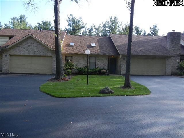 1260 Boardman-Canfield Road, Unit J27 Youngstown, OH 44512 - Photo 2 of 9