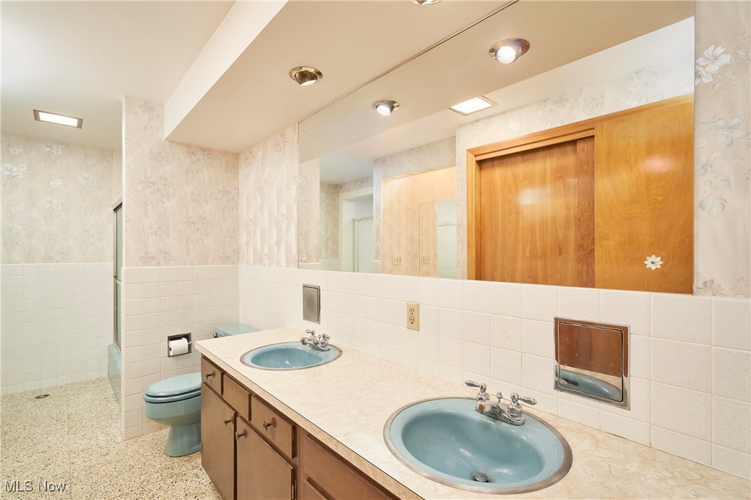 2671 Spring Valley Boulevard Mogadore, OH 44260 - Photo 16 of 23 Full Bath in Basement