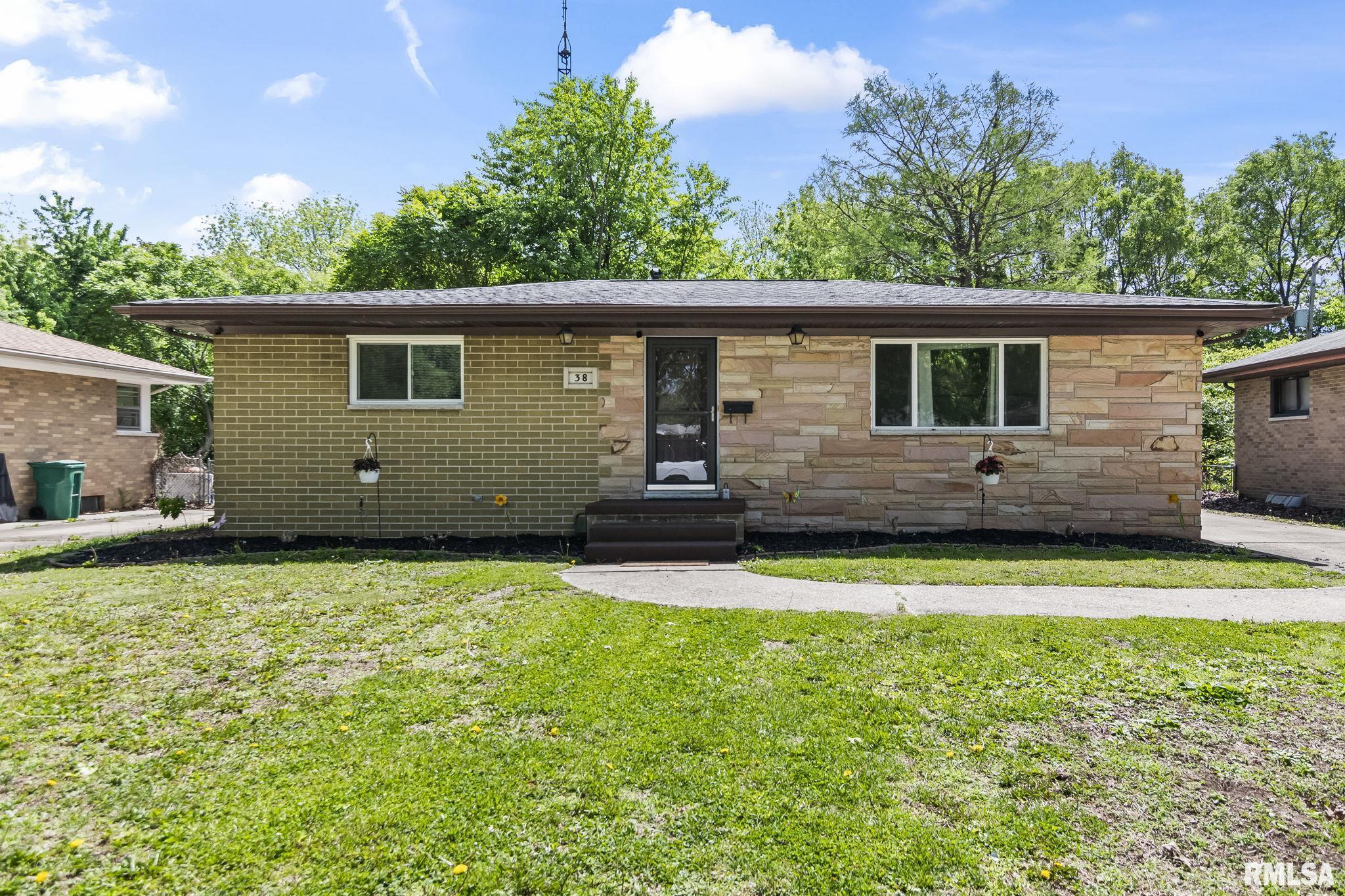 38 Monica Lane Springfield, IL 62702 - Photo 1 of 28 Gallery Image 1