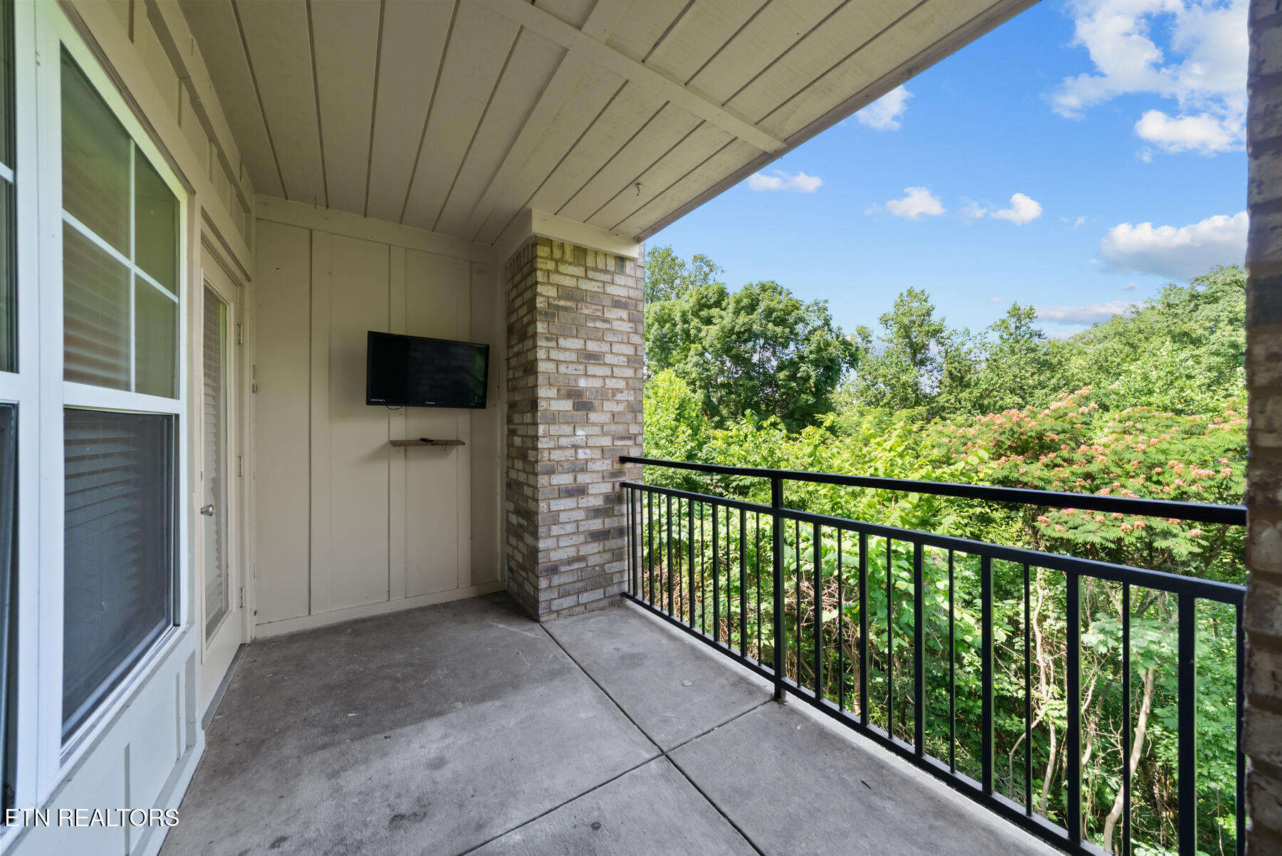 3720 Spruce Ridge Way, Unit 2222 Knoxville, TN 37920 - Photo 5 of 35 Balcony