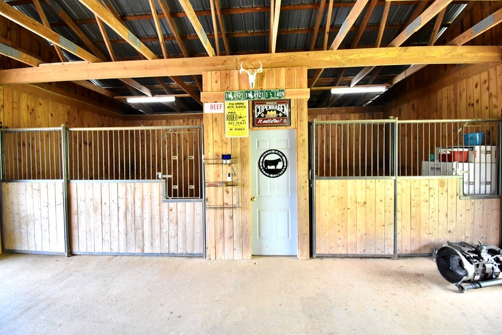 2160 Davis Knob Road Galax, VA 24333 - Photo 31 of 40 Gallery Image 31