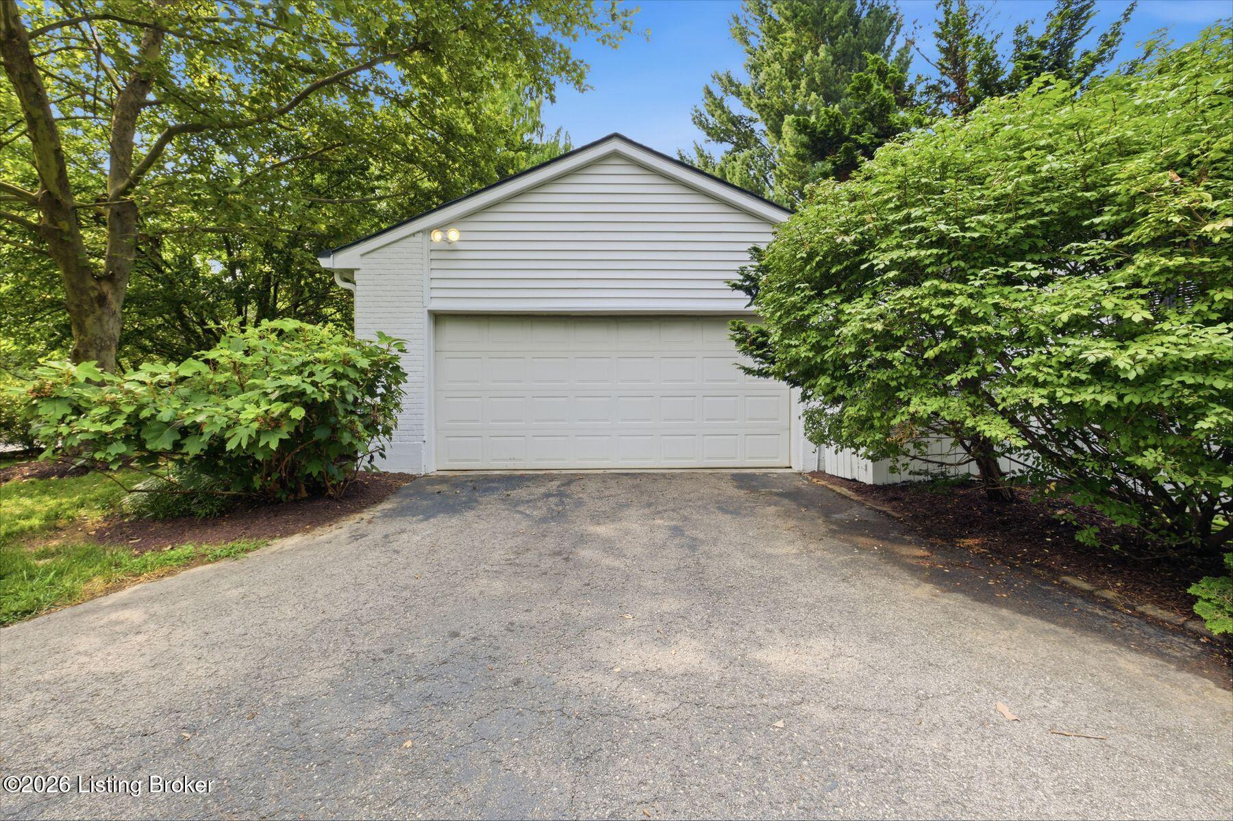 12609 Crest Arm Road Anchorage, KY 40223 - Photo 47 of 56 photo_online_047