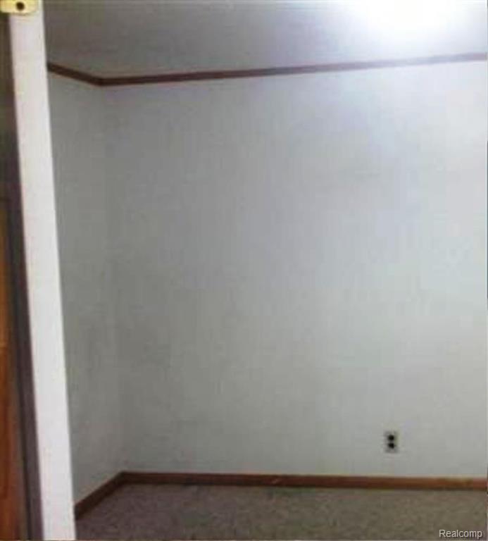 6101 Garfield Road Freeland, MI 48623 - Photo 5 of 10