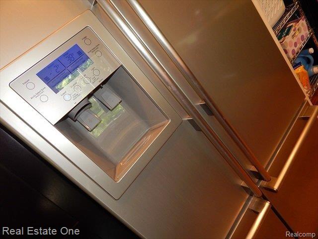 1756 Ridgecrest Rochester, MI 48306 - Photo 7 of 19 stainless.refrig.JPG