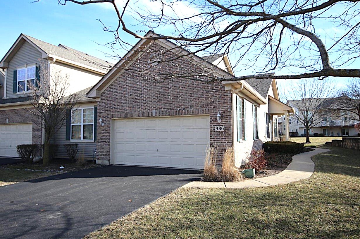 986 Oak Ridge Boulevard, Unit 1 Elgin, IL 60120 - Photo 1 of 16 Gallery Image 1