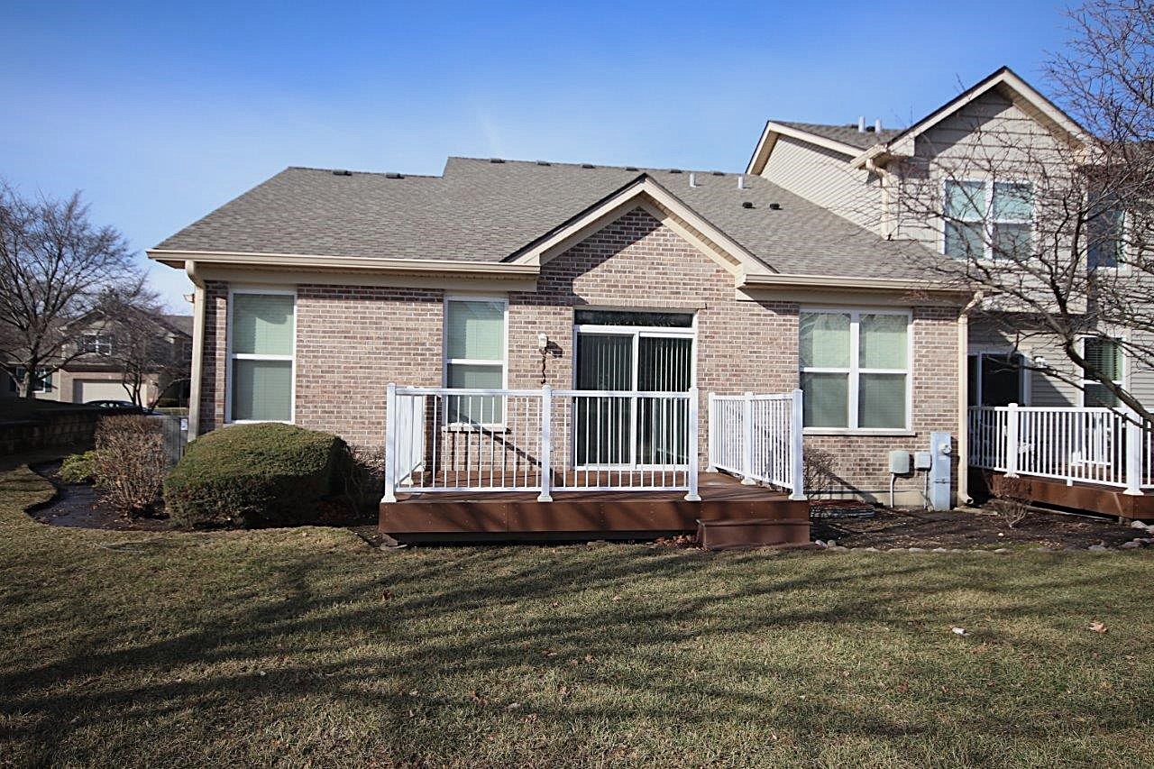 986 Oak Ridge Boulevard, Unit 1 Elgin, IL 60120 - Photo 16 of 16 Gallery Image 16