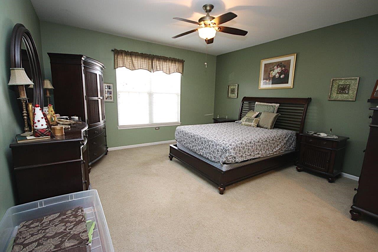 986 Oak Ridge Boulevard, Unit 1 Elgin, IL 60120 - Photo 9 of 16 Gallery Image 9