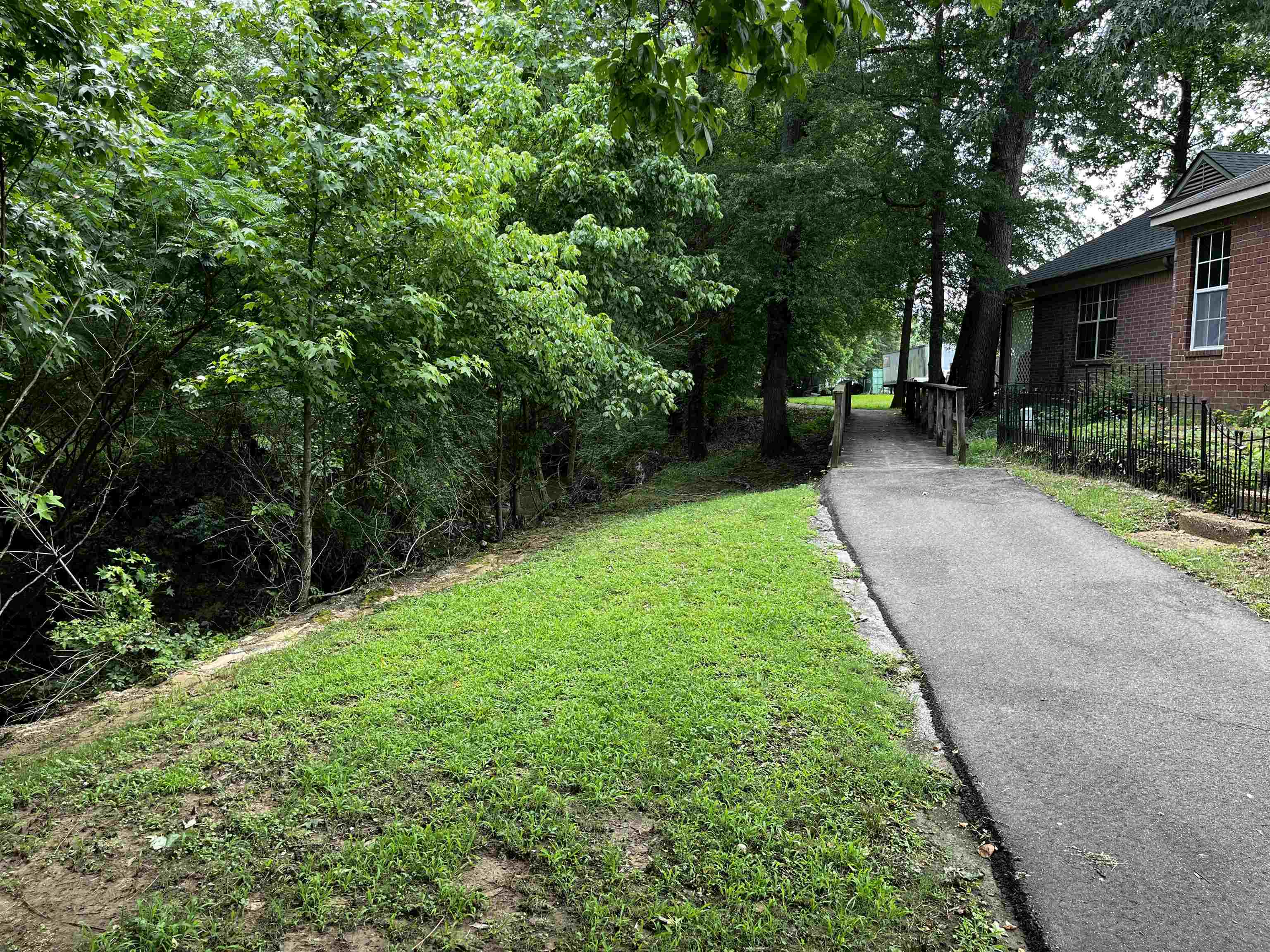 1182 Collierville Arlington Road Collierville, TN 38017 - Photo 32 of 34 a view of a back yard