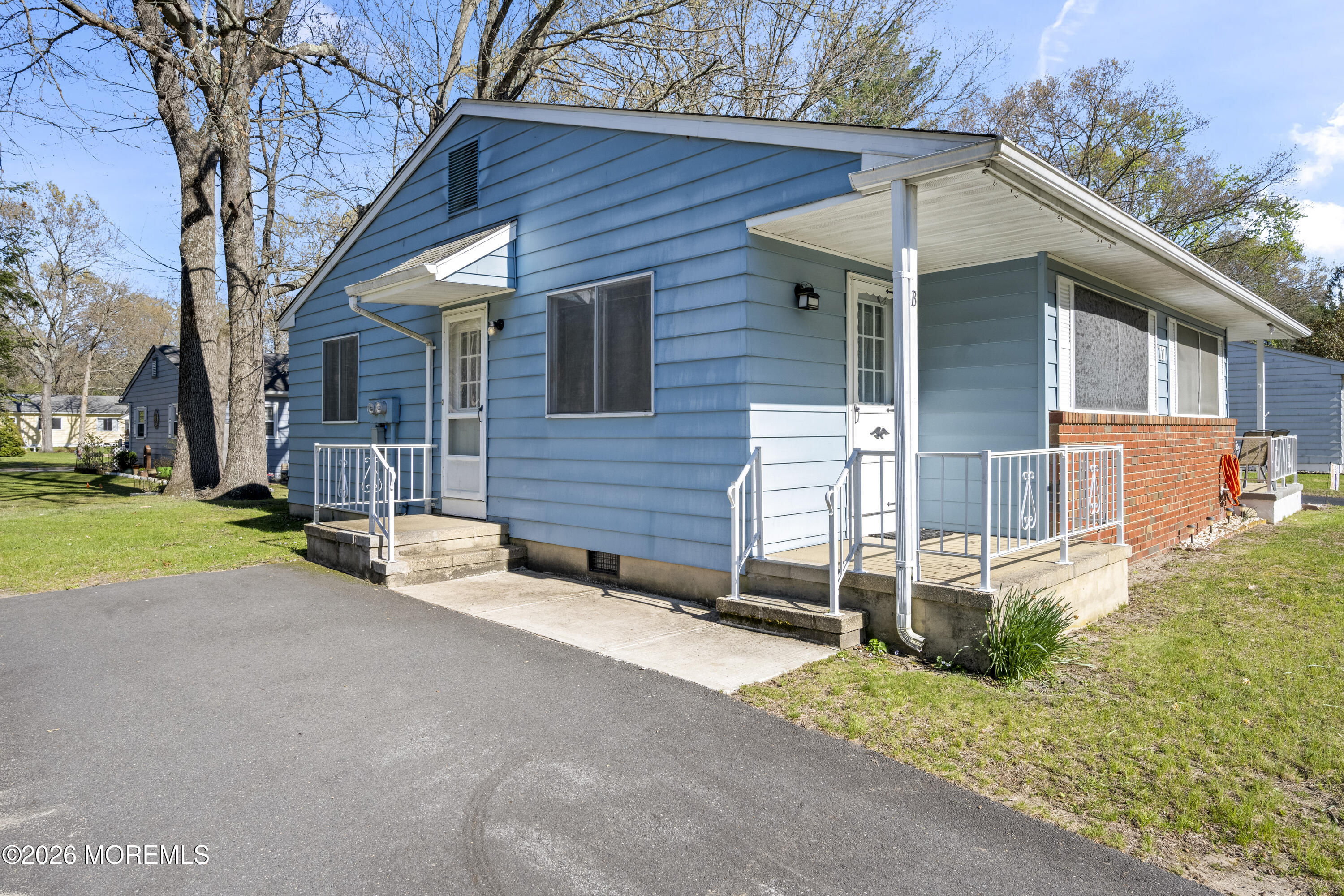 17 Michigan Avenue, Unit B Whiting, NJ 08759 - Photo 3 of 14 Side