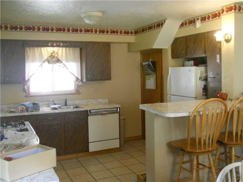 1108 Holmes Street McKees Rocks, PA 15136 - Photo 11 of 14 Kitchen.