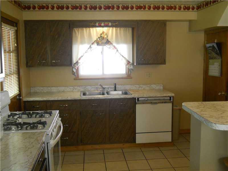1108 Holmes Street McKees Rocks, PA 15136 - Photo 5 of 14 Kitchen.