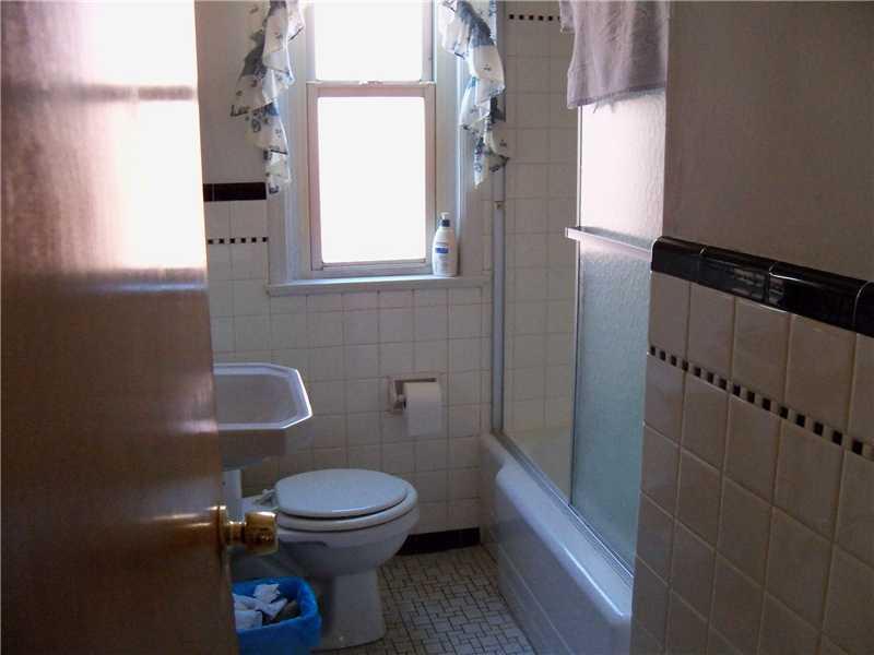 1108 Holmes Street McKees Rocks, PA 15136 - Photo 10 of 14 Full Bath.