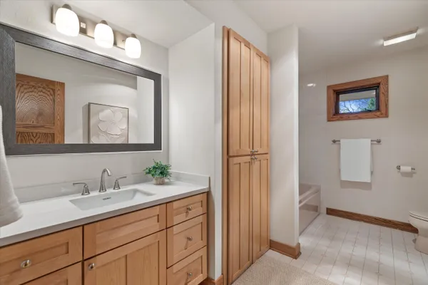 $619,900 | 3381 Highpointe Drive, New Berlin, WI 53151