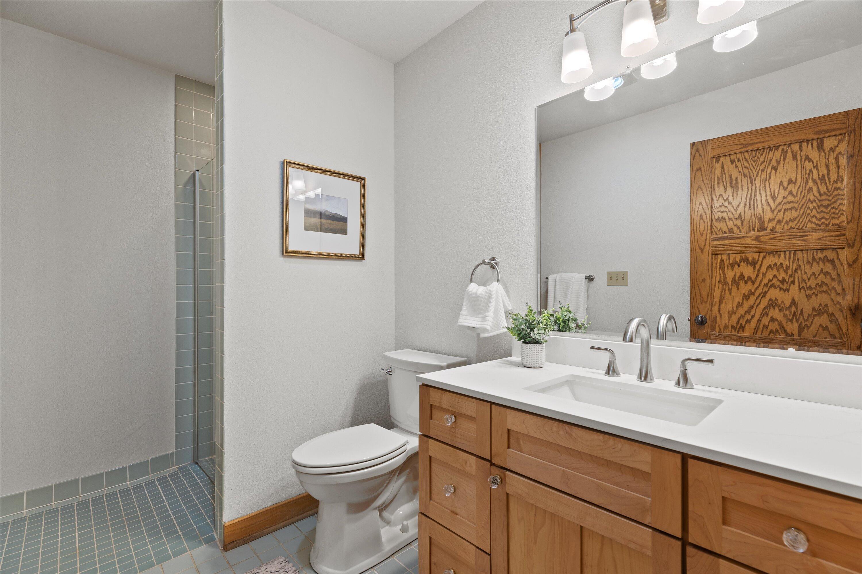 3381 Highpointe Drive New Berlin, WI 53151 - Photo 26 of 33 40-0G8A9510