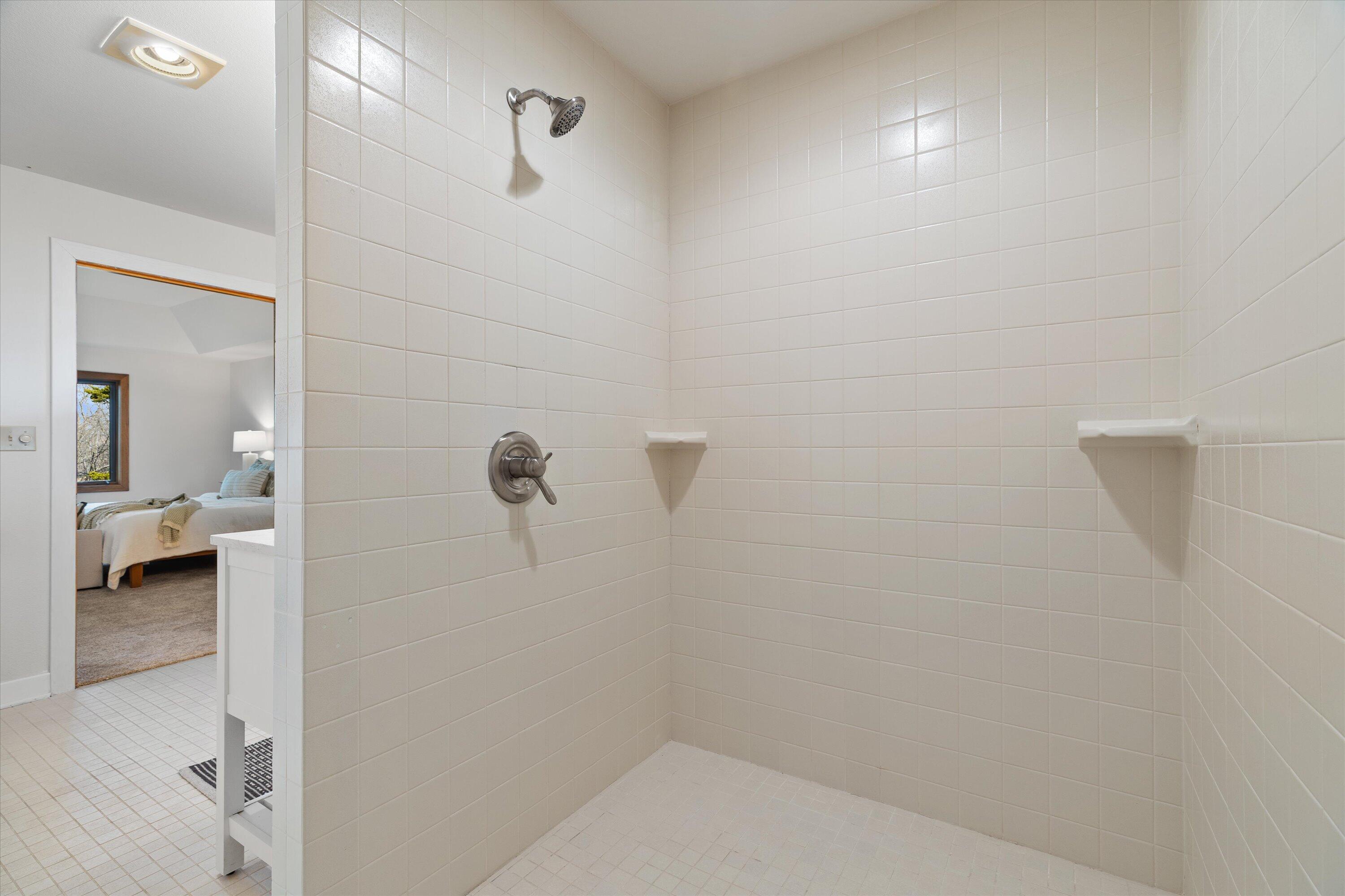 3381 Highpointe Drive New Berlin, WI 53151 - Photo 28 of 33 45-0G8A9540