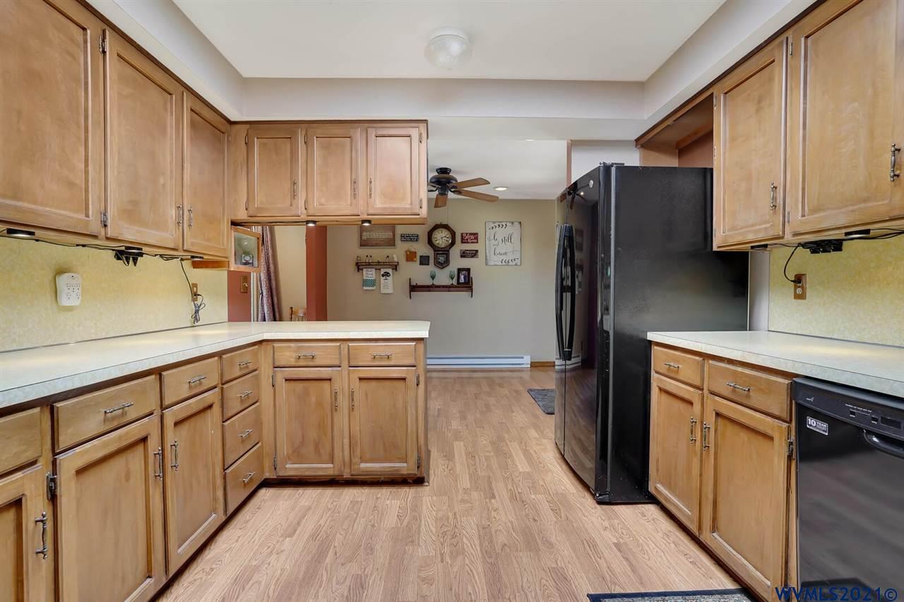 28277 Ridgeway Road Sweet Home, OR 97386 - Photo 12 of 39 Gallery Image 12