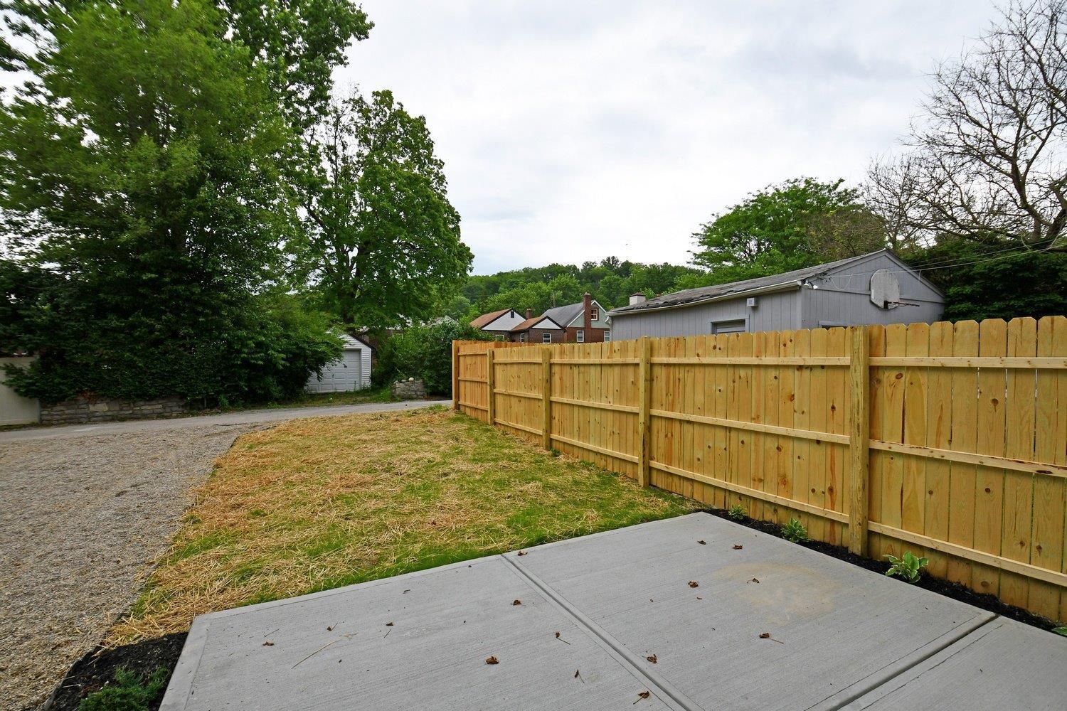 6918 Merwin Avenue Cincinnati, OH 45227 - Photo 28 of 32