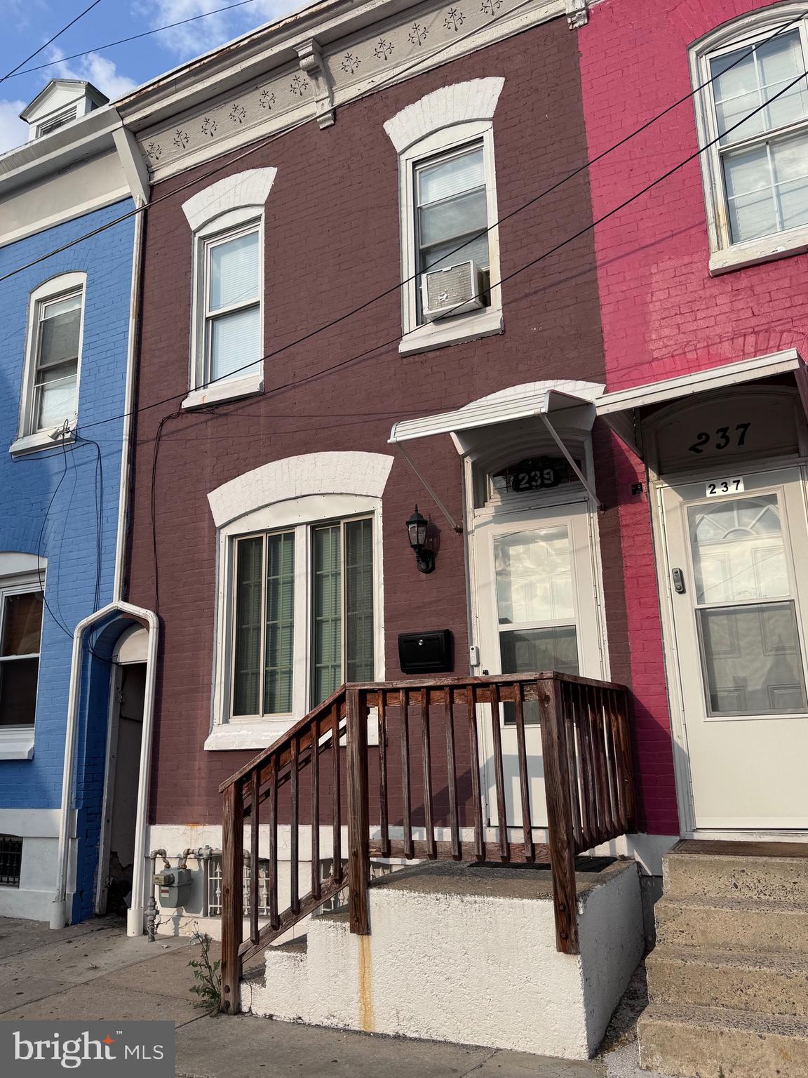 239 Mulberry Street Reading, PA 19604 - Photo 2 of 3