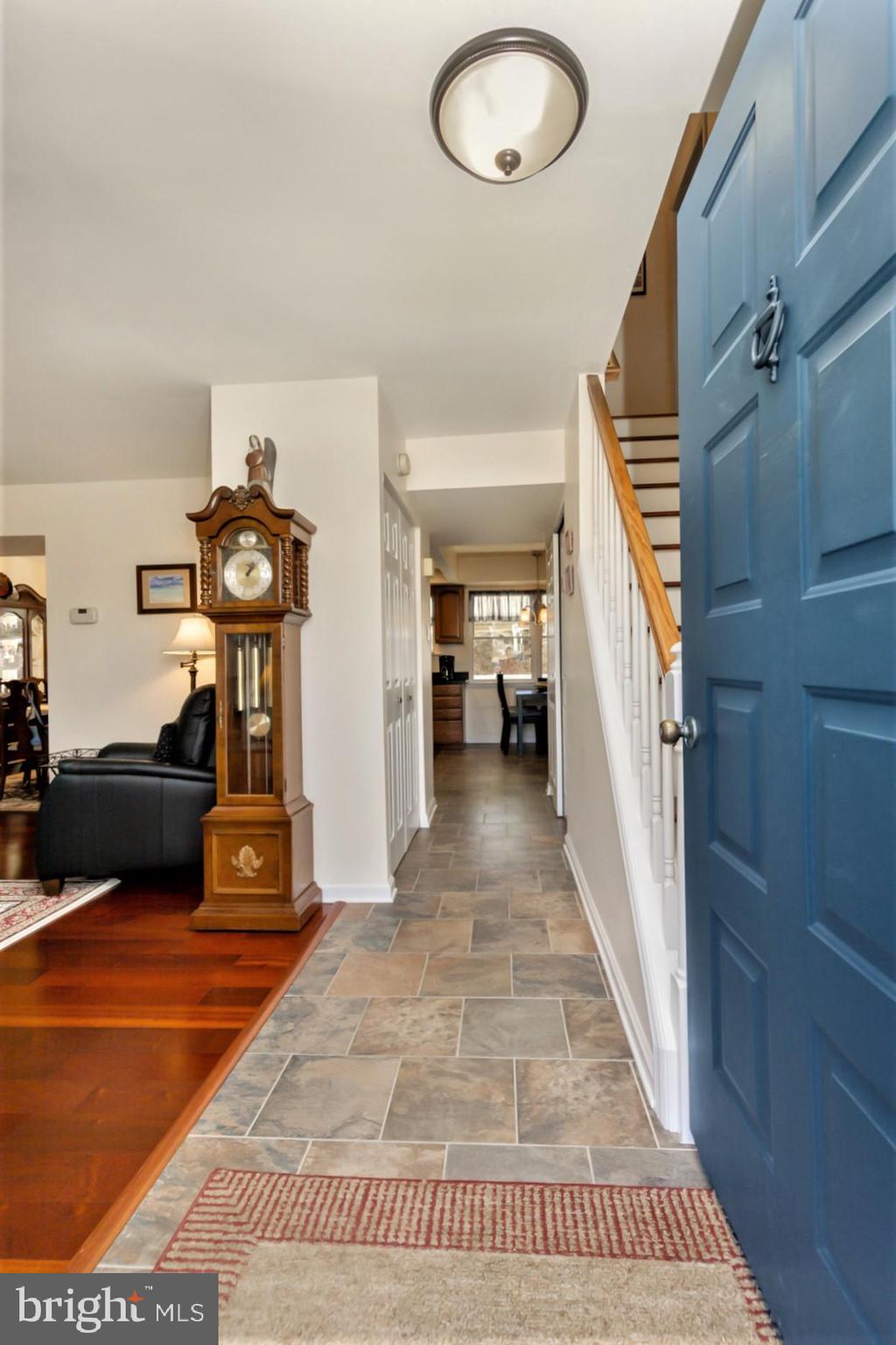 208 Cable Car Road Quakertown, PA 18951 - Photo 4 of 40 Entryway