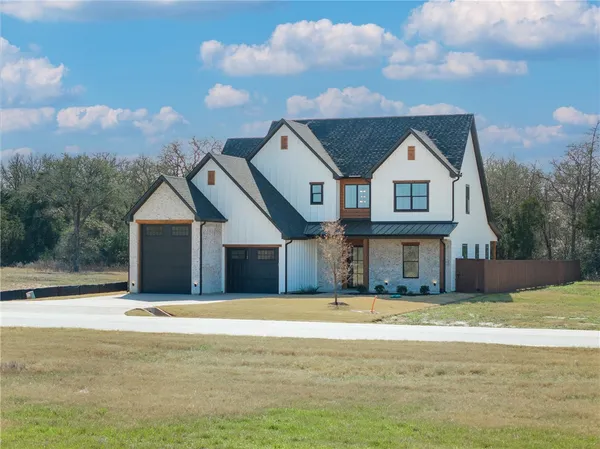 $639,000 | 745 Lake Day Drive, Somerville, TX 77879
