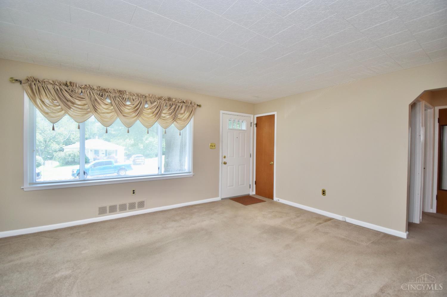 3689 Eyrich Road Cincinnati, OH 45248 - Photo 7 of 40 Gallery Image 7