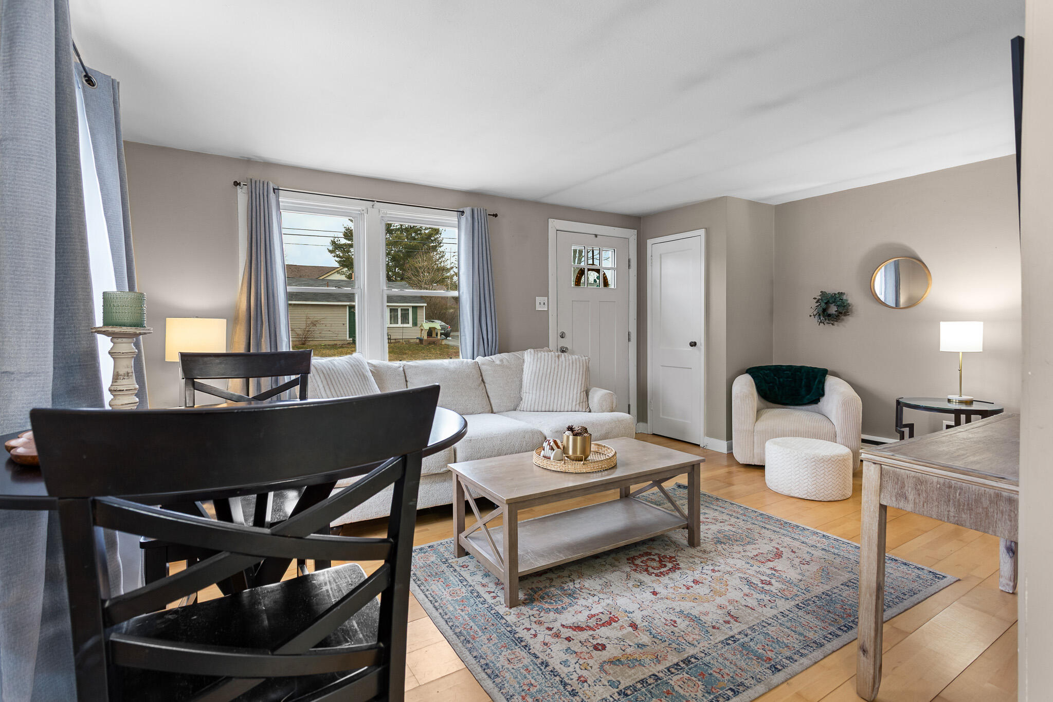 148 Thornton Road Bangor, ME 04401 - Photo 13 of 41 Dining/living