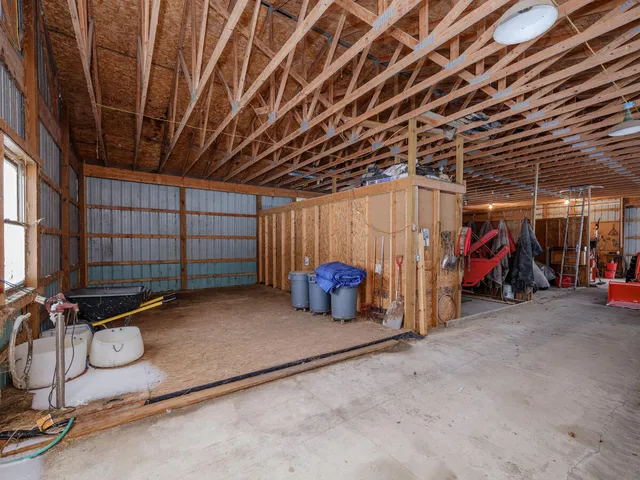 $379,000 | 38918 37 1/2 Street, Paw Paw, MI 49079