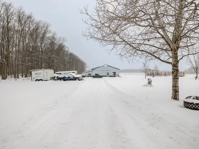 $379,000 | 38918 37 1/2 Street, Paw Paw, MI 49079