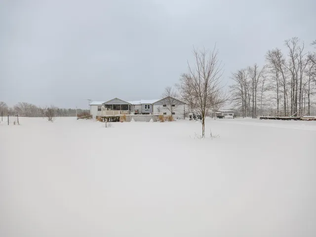 $379,000 | 38918 37 1/2 Street, Paw Paw, MI 49079