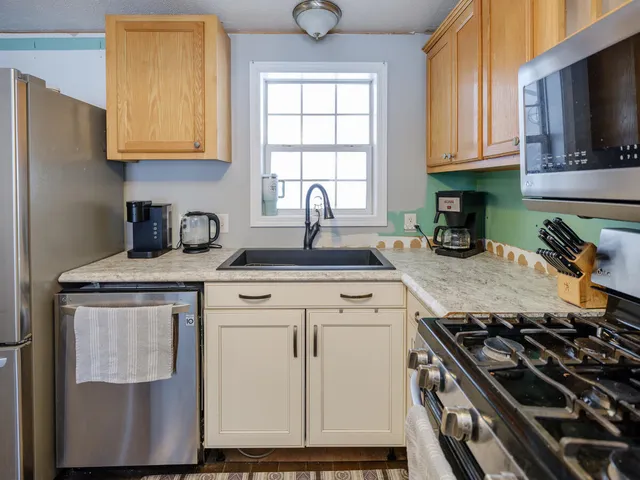 $379,000 | 38918 37 1/2 Street, Paw Paw, MI 49079