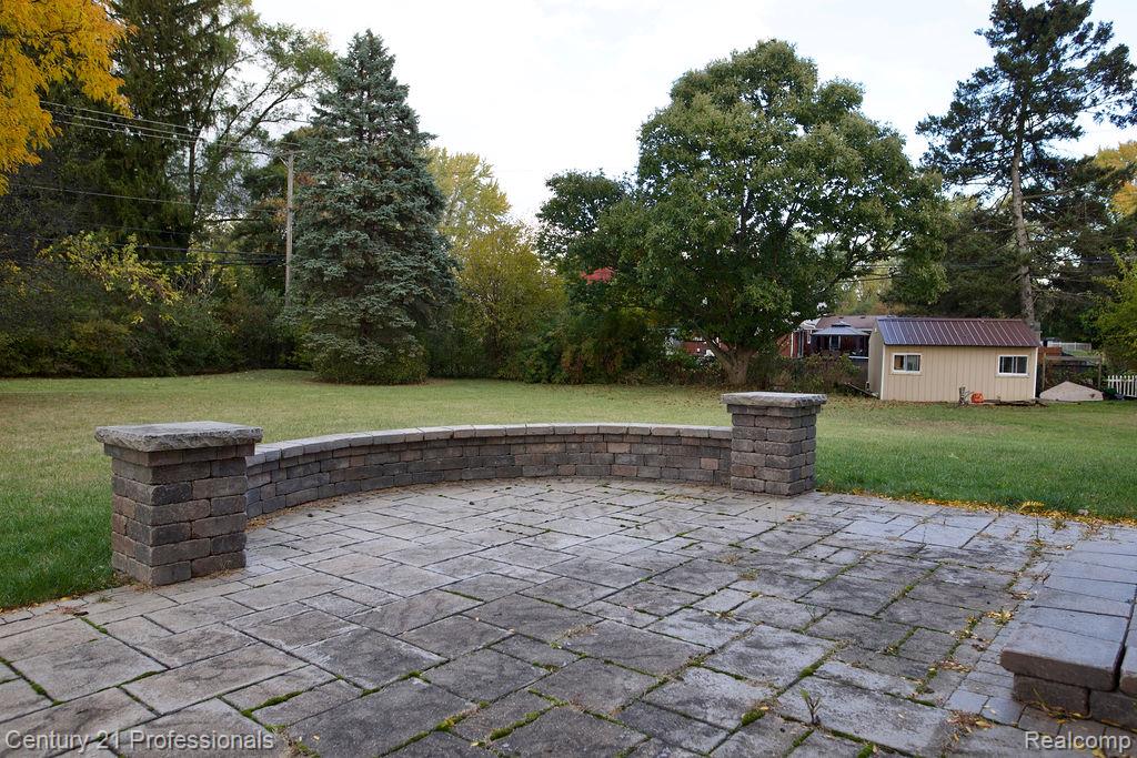 100 Longford Drive Rochester Hills, MI 48309 - Photo 42 of 47