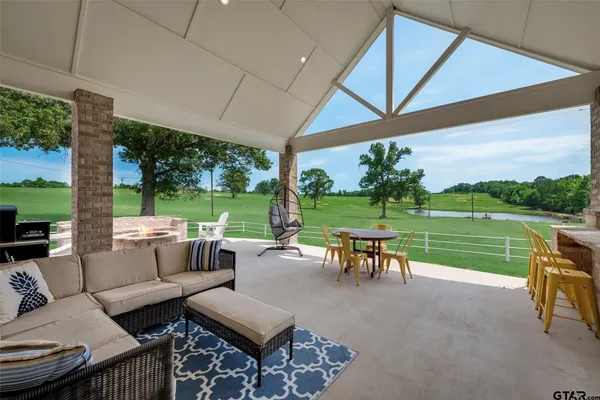 $3,300,000 | 7211 S County Road 235, Tyler, TX 75707