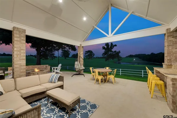 $3,300,000 | 7211 S County Road 235, Tyler, TX 75707