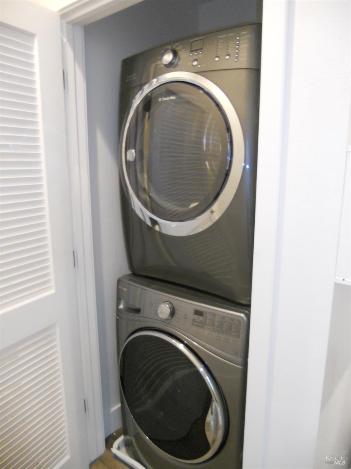 451 Semillon Lane Santa Rosa, CA 95403 - Photo 12 of 23 a close up view of a washer and dryer