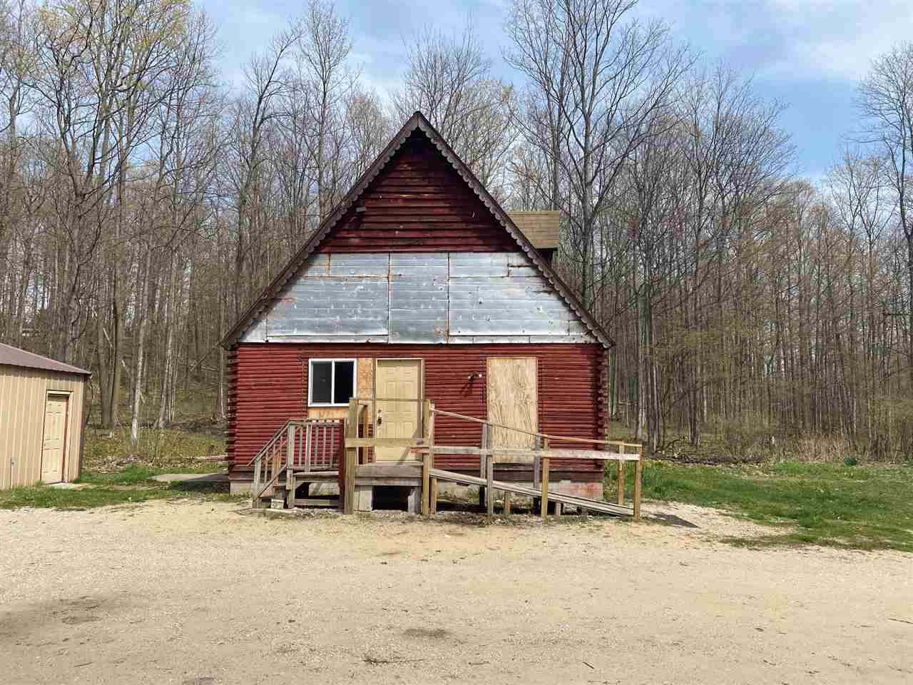 11200 Fewins Road Honor, MI 49640 - Photo 1 of 19 1882978.JPG