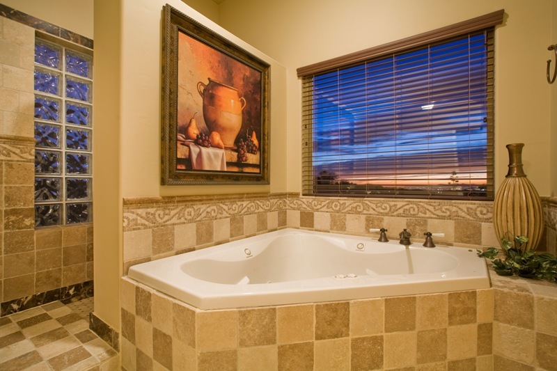24200 North Alma School Road, Unit 8 Scottsdale, AZ 85255 - Photo 13 of 22 Master Tub
