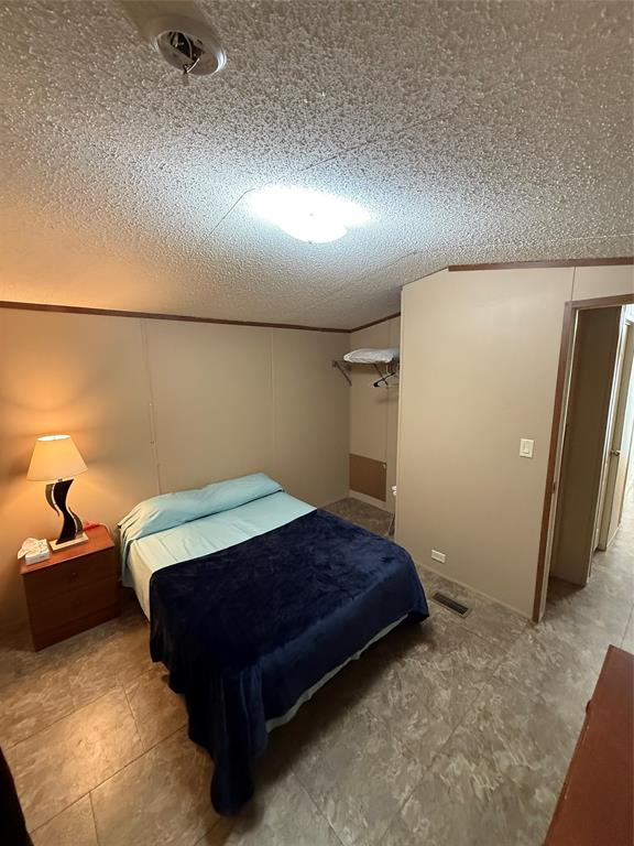 1004 East Davis Street Whitney, TX 76692 - Photo 8 of 17 fully furnished