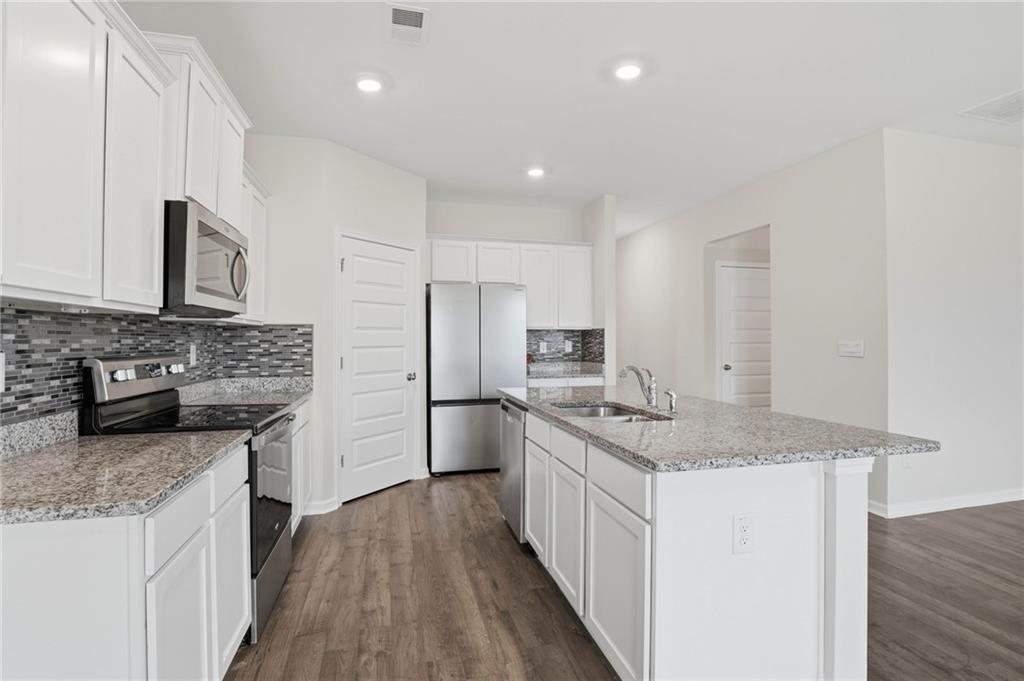 2407 Pelham Pass Dacula, GA 30019 - Photo 11 of 47