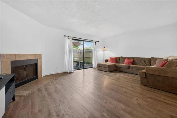 $258,000 | 4875 North Backer Avenue, Unit 143, Fresno, CA 93726