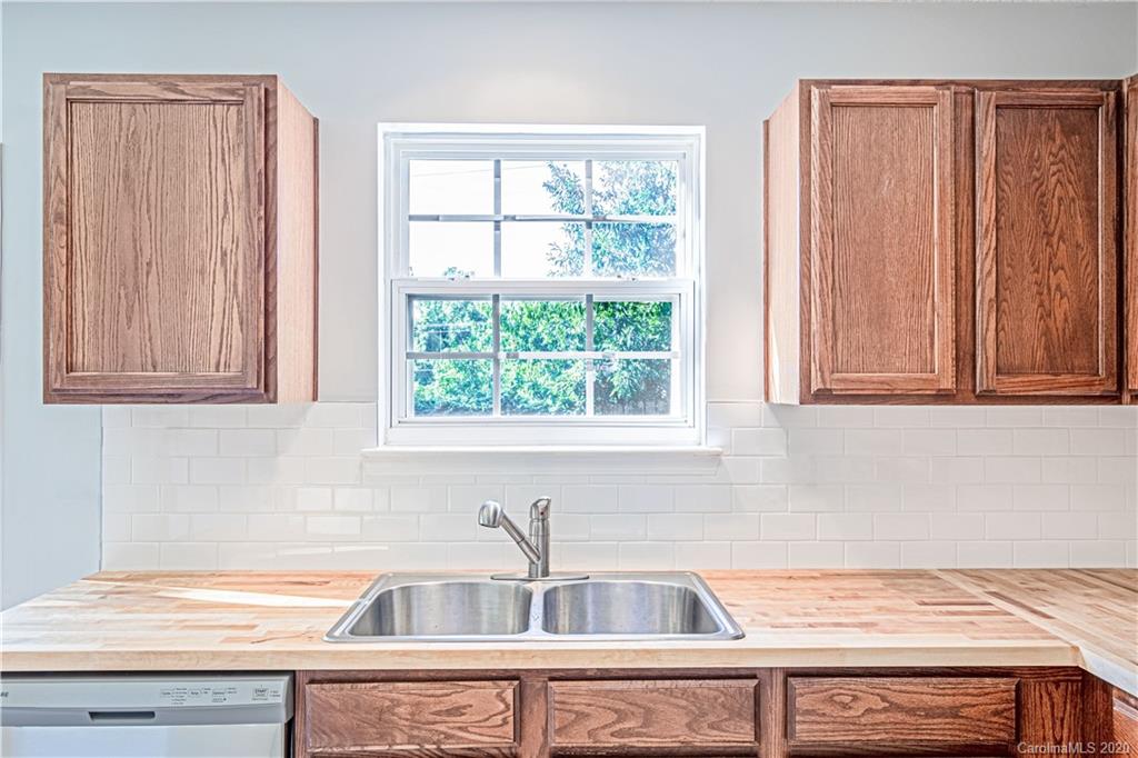 1258 Winding Path Road Lake Wylie, SC 29710 - Photo 7 of 31 Gallery Image 7