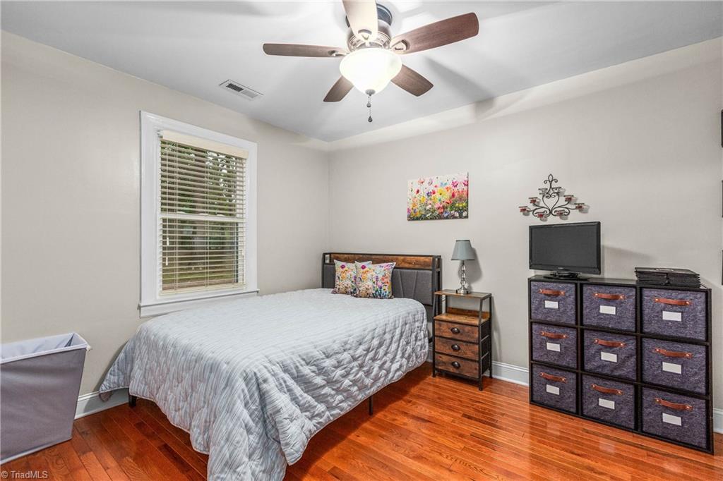 4720 Warner Road Pfafftown, NC 27040 - Photo 12 of 26 Second bedroom.